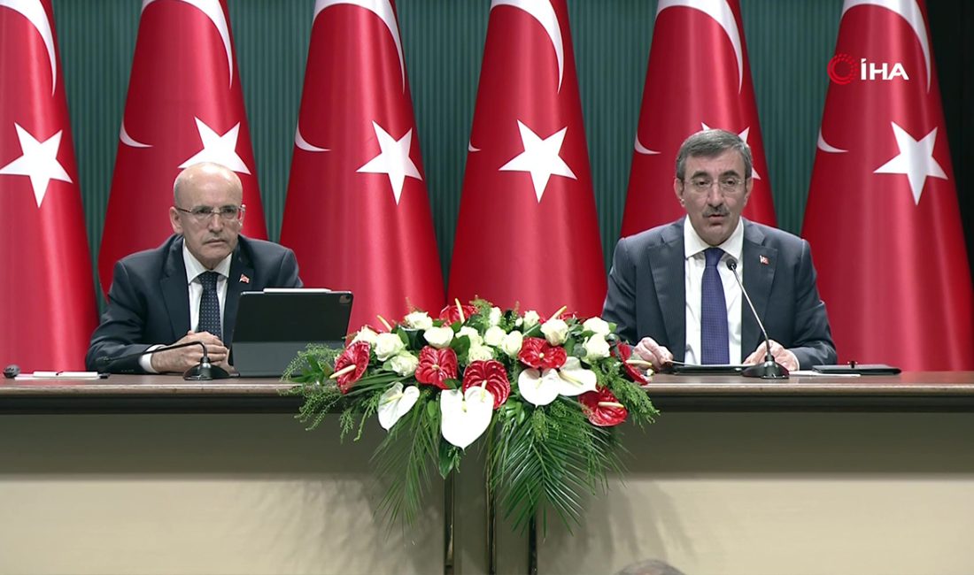 Kamuda Tasarruf ve Verimlik Paketi açıklandı Cumhurbaşkanı Yardımcısı Cevdet Yılmaz ile Hazine ve Maliye Bakanı Mehmet