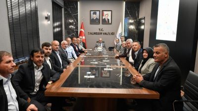 Her hafta Salı günü muhtarlar ile bir araya gelen Vali