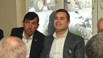 Balıkesir Büyükşehir Belediye Başkanı Ahmet Akın, Yakupköy’de vatandaşlarla bir araya