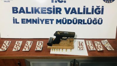 Bandırma’da hareketlerinden şüphelenilen 23 yaşındaki şahsın üzerinde yapılan arama sonucunda