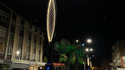 Gönen Belediyesi tarafından Işık Caddesi’nde enerji verimliliği yüksek LED lambaların
