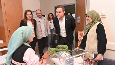 Eşi Arbil hanımla birlikte Atatürk Şehir Hastanesi’ni ziyaret eden Balıkesir