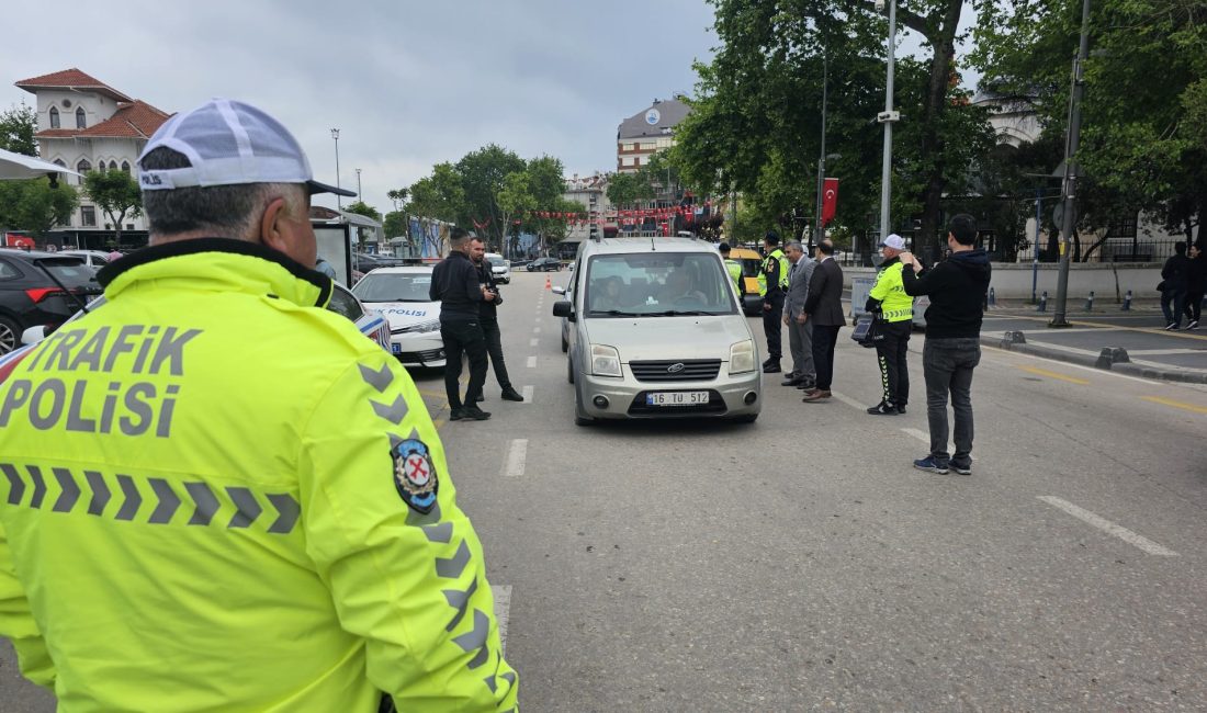 Karayolu Trafik Haftası kapsamında Bandırmalı araç sürücüleri, trafikte dikkat edilmesi