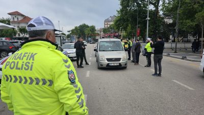 Karayolu Trafik Haftası kapsamında Bandırmalı araç sürücüleri, trafikte dikkat edilmesi