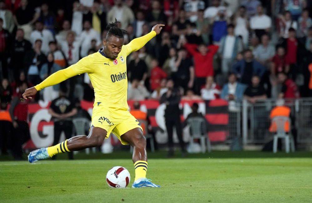 Mertens ve Batshuayi, Belçika’nın EURO 2024 kadrosuna çağrılmadı Belçika Milli Takımı’nın, 2024 Avrupa Futbol Şampiyonası (EURO 2024) kadrosu