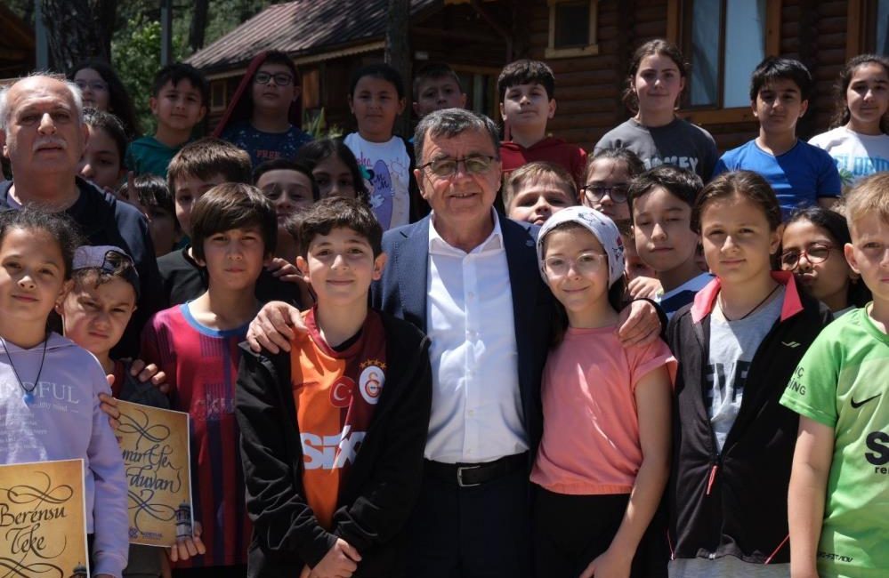 Çocuk Üniversitesi öğrencileri Konakpınar’da stres attı Altıeylül Belediyesi’ne bağlı Çocuk Üniversitesi Öğrencileri Konakpınar Gençlik Merkezi’nde gerçekleştirilen