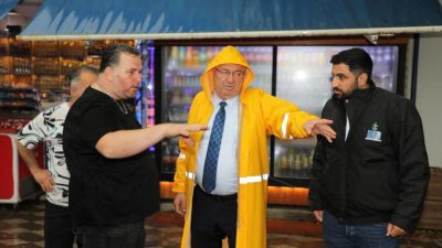 Edremit Belediye Başkanı Mehmet Ertaş ilçede öğle saatlerinde başlayan şiddetli