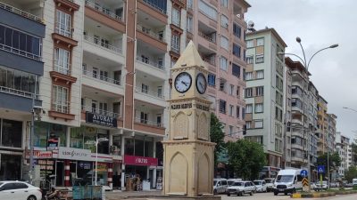 Kahramanmaraş’ın Pazarcık ilçesinde 6 Şubat depremi sırasında duran saat kulesindeki