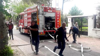 Edremit’te bir apartmanda çıkan yangın, büyük paniğe neden oldu.Edinilen bilgiye