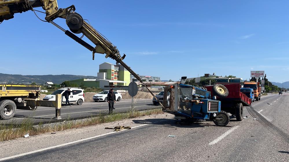 Gönen’de trafik kazası: 2 yaralı Gönen’de süt tankeri ve traktör çapıştı. Kazada 2 kişi yaralandı.Gönen-Bandırma