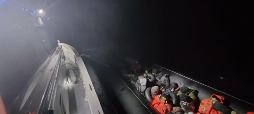 Ayvalık’ta yasadışı yollardan Yunanistan’ın Midilli (Lesvos) Adası’na geçmek isteyen 22