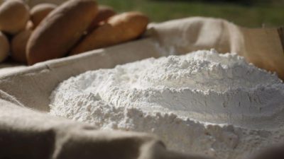 Kestel Belediyesi bünyesindeki ekmek üretim tesisinde her gün üretilen ekmek,