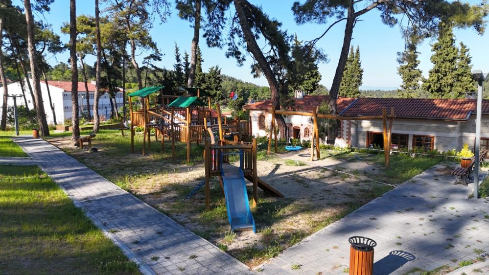 Konakpınar Gençlik Merkezinin misafirleri Cumhuriyet Halk Partisi Balıkesir Milletvekili Serkan