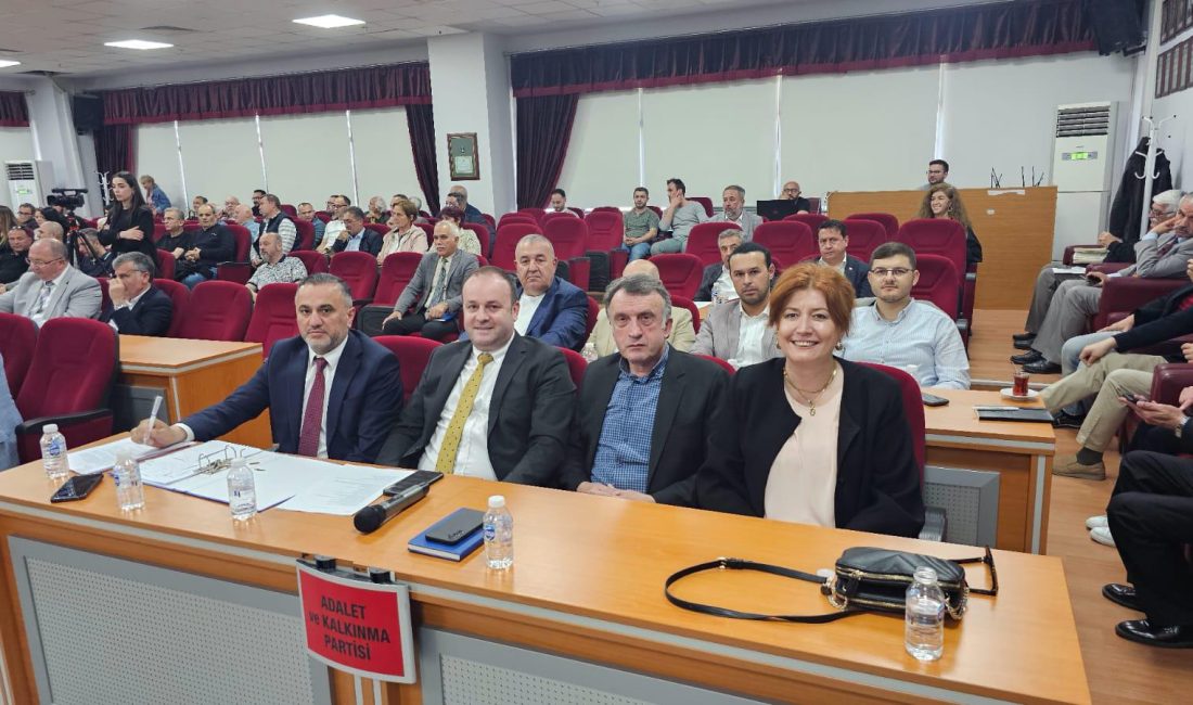 Bandırma Belediyesi meclis toplantısında Belediye Başkanı Mirza, güncel borç durumu