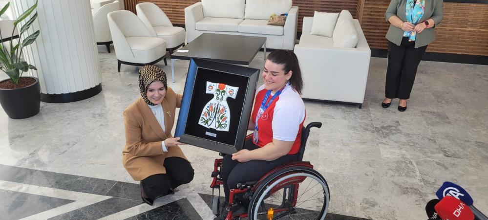 Bakan Göktaş: “Bugün engelli memur sayısı 68 bin 396’ya ulaştı” Aile ve Sosyal Hizmetler Bakanı Mahinur Özdemir Göktaş, “Bugün engelli