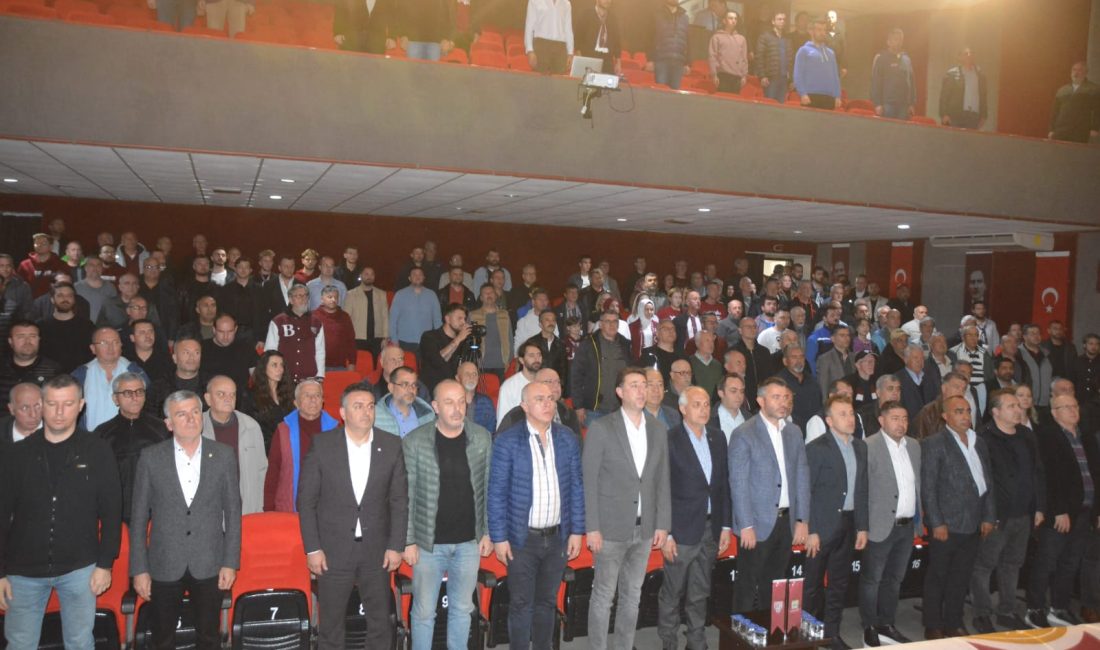 Bandırmaspor Başkansız kaldı Bandırmaspor Olağanüstü Seçimli Genel Kurulu gerçekleştirildi. Düzenlenen kurulda aday çıkmaması