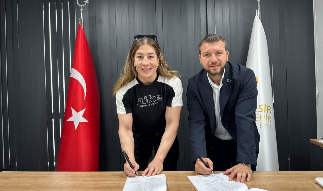 Balıkesir Büyükşehir Belediyespor Kulübü, Milli Güreşçi Yasemin Adar Yiğit ile