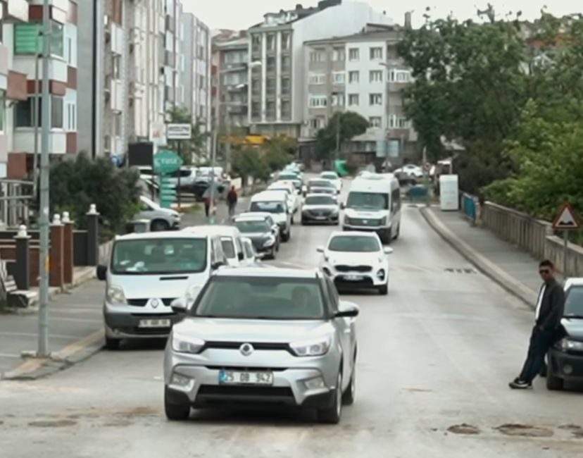 Uzun süredir istinat duvarının yıkılması ve yürütülen çalışmalar dolayısıyla trafiğe