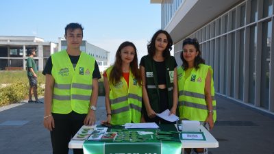 BANÜ Yeşilay Topluluğu tarafından kampüs içine kurulan stantlarda öğrenciler “Tütün,