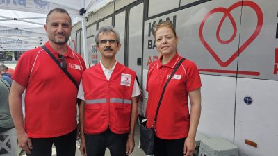 Toplumda farkındalık yaratmak amacıyla gerçekleştirilen “İyilik Sensiz Olmaz Bandırma” etkinliğinde