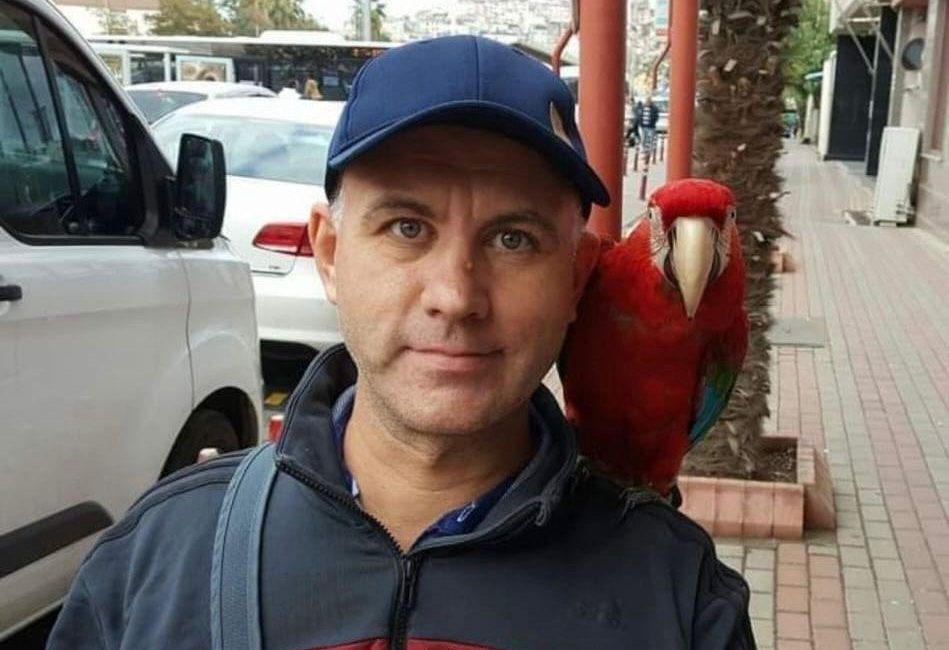 Bandırma Eğitim ve Araştırma Hastanesi’ndeki gizli kamera skandalının zanlısı evinde ölü bulundu Bandırma’da hastanenin tuvaletine gizli kamera düzeneği kurarak görüntü kaydettiği ortaya