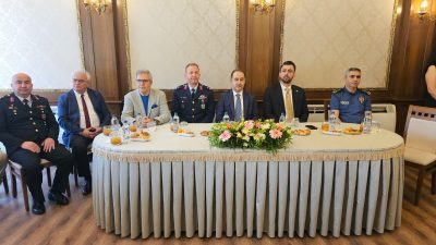 Bandırma protokolü, Kurban Bayramı dolayısıyla gerçekleştirilen törende bayramlaştı. Kurban Bayramı