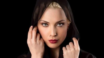 Beyaz perde ve dizi filmlerin ünlü oyuncusu Arzu Yanardağ, Ayvalık