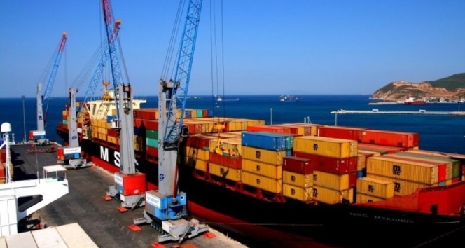 Dış ticaret açığı Mayıs ayında yüzde 48 azaldı Dış ticaret açığı Mayıs ayında yüzde 48 azaldı. Genel ticaret