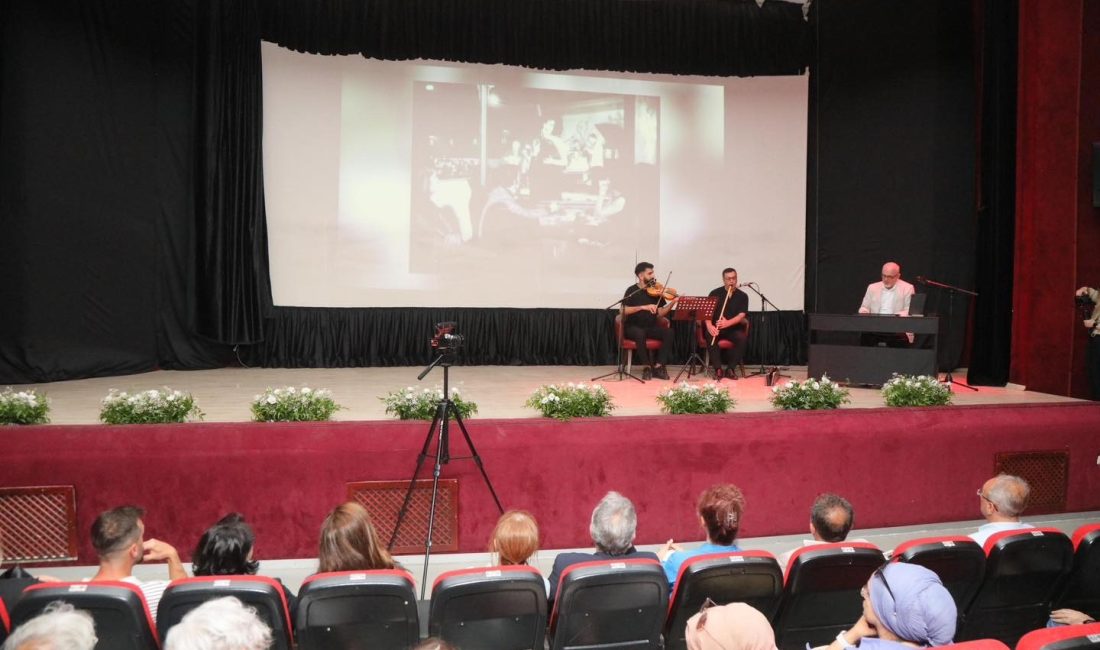 Kuşcenneti Festivali’nde Tunç Başaran’ın anısı yaşatıldı Bandırma’da festival kapsamında Tunç Başaran’ın anısına çekilen “Ölümsüz Olan Sadece