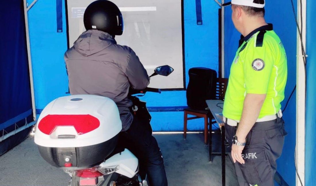 Yaşam Tüneli’nde trafik eğitimi Susurluk’ta kurulan Yaşam Tüneli’nde sürücü ve yolculara trafik eğitimi verildi. Balıkesir