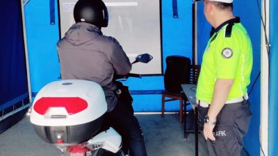 Susurluk’ta kurulan Yaşam Tüneli’nde sürücü ve yolculara trafik eğitimi verildi. Balıkesir