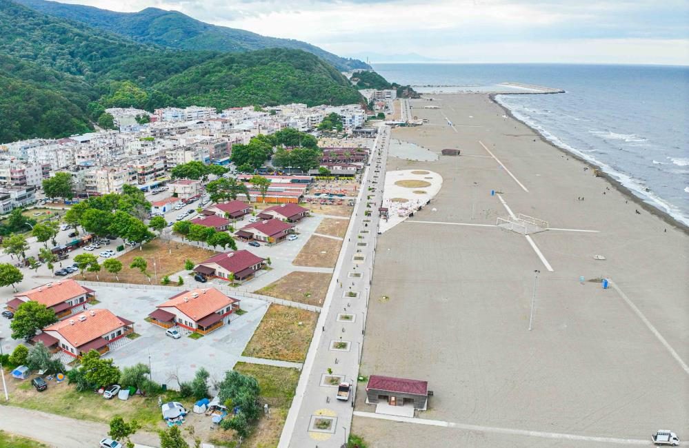 Karacabey Yeniköy sahillerinde ücretsiz internet Karacabey Belediyesi, Yeniköy sahil şeridinde uygulamaya aldığı ücretsiz ve güvenilir
