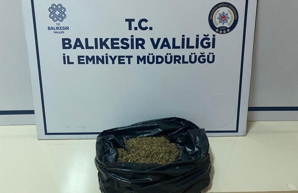Bandırma’da uyuşturucu operasyonu: 2 kişi tutuklandı Bandırma’da bir araca yönelik yapılan operasyon sonucu uyuşturucu madde ele