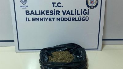 Bandırma’da bir araca yönelik yapılan operasyon sonucu uyuşturucu madde ele