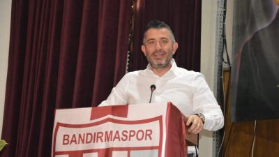 Bandırmaspor Olağanüstü Seçimli Genel Kurulu’nda Antrenman Tesisleri’ne Onursal Başkan Onur