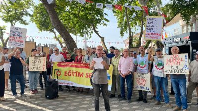 Eğitim Sen Bandırma Şubesi, düzenlediği basın açıklaması ile yeni müfredatın