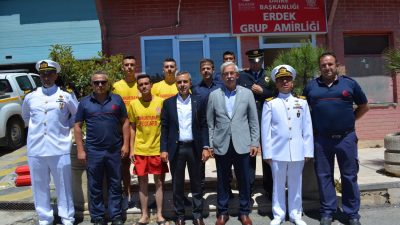 Erdek Kaymakamı Atakan Atasoy ve Belediye Başkanı Burhan Karışık, Erdek’te