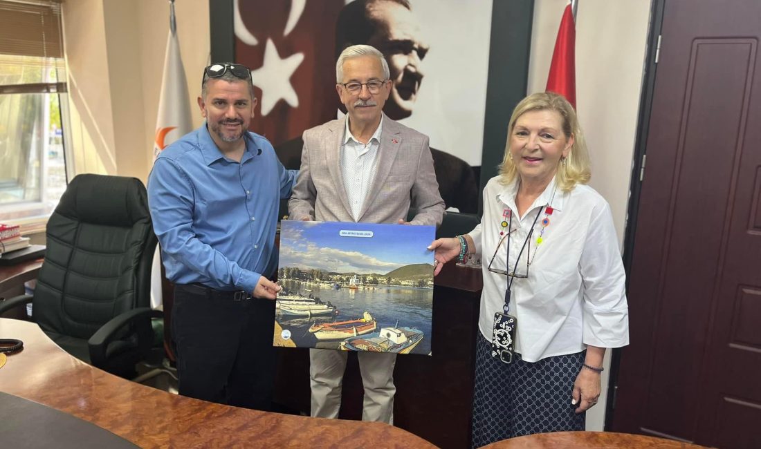 Atalarının yaşadığı şehri görmek için turizmin kenti Erdek’e gelen Nea