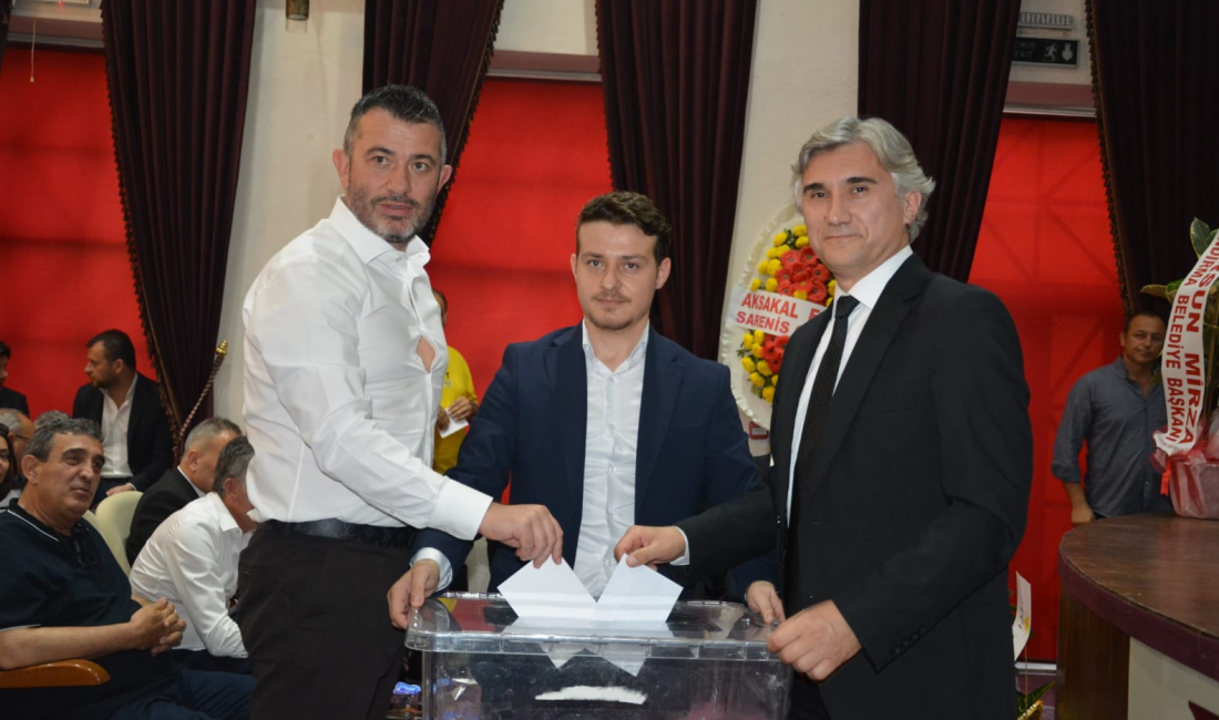 Bandırmaspor’un 59’uncu kuruluş yıldönümünde yapılan Olağanüstü Seçimli Genel Kurulu’nda seçimde
