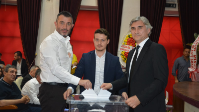 Bandırmaspor’un 59’uncu kuruluş yıldönümünde yapılan Olağanüstü Seçimli Genel Kurulu’nda seçimde