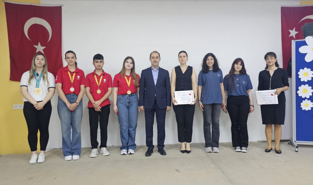 Bandırma İlçe Milli Eğitim Müdürlüğü tarafından düzenlenen törende Bandırma’da eğitim