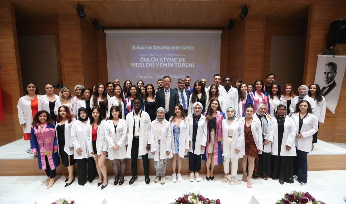 BANÜ öğrencileri beyaz önlüğünü giydi BANÜ’de Sağlık Bilimleri Fakültesi Beslenme ve Diyetetik Bölümü öğrencileri için