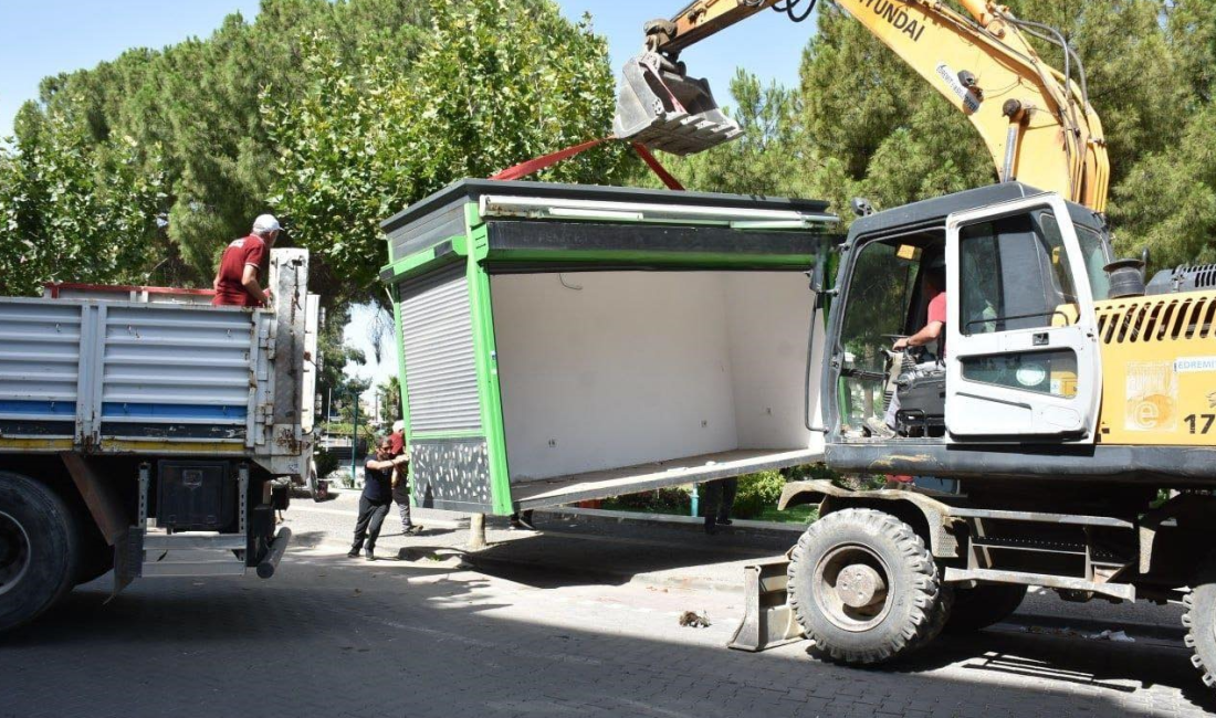 Edremit Belediyesi, alan işgaline neden olan yapıyı kaldırdı Edremit Belediyesi tarafından yapılan denetlemelerde alan işgaline neden olan yapı