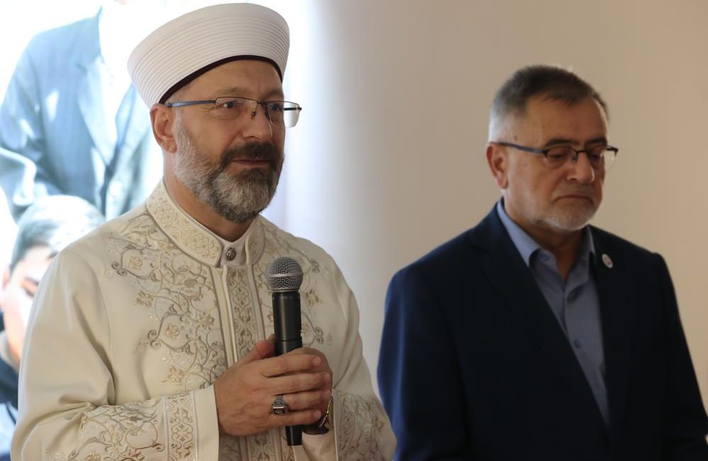 Diyanet İşleri Başkanı Erbaş: “Hacılarımızın sıkıntı yaşamamaları için bütün imkanlarımızı seferber ettik” Diyanet İşleri Başkanı Prof. Dr. Ali Erbaş, “Diyanet İşleri Başkanlığı
