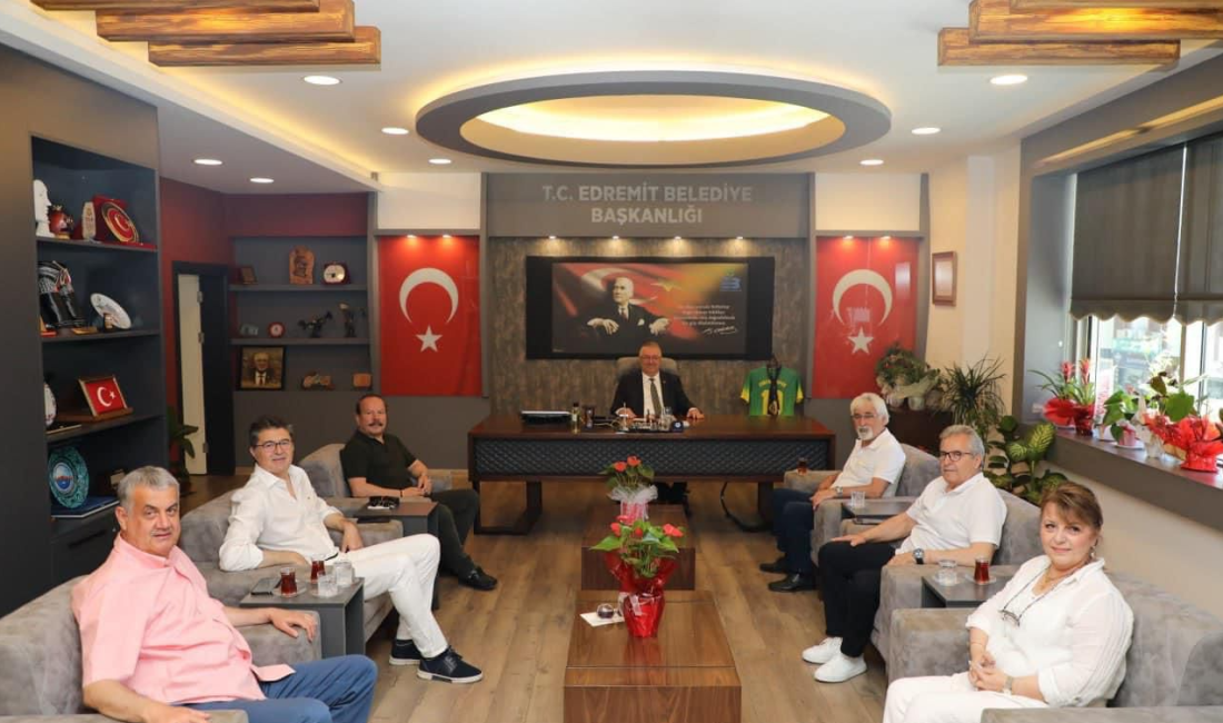 Mirza’dan Edremit’e bayram ziyareti Edremit Belediye Başkanı Mehmet Ertaş’ı ziyaret eden Bandırma Belediye Başkanı