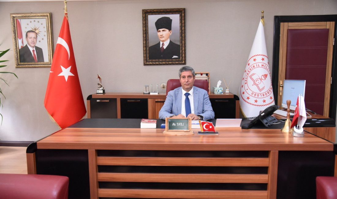 “Türkiye Yüzyılı Maarif Modeli”nde müfredat değişikliği 2023-2024 eğitim öğretim yılının sona ermesiyle birlikte öğrencilere yeni yılda