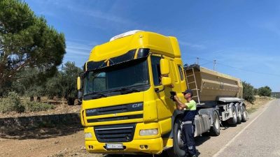 Balıkesir İl Jandarma Komutanlığı trafik ekipleri, yük taşıyan araçlara yönelik