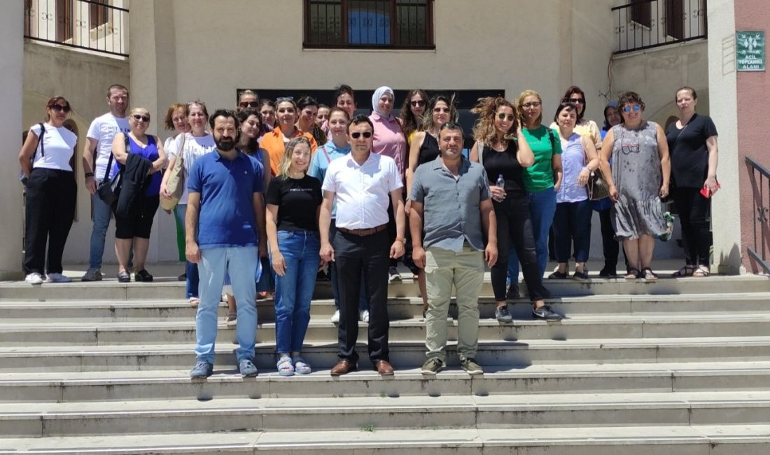 Bandırma’da öğretmenler seminer sürecinde Bandırma İlçe Milli Eğitim Müdürü Mutlu Aslan, Şehit Mehmet Günenç