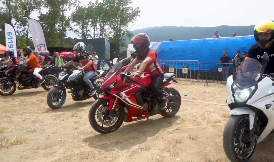 Erdek’te Motofest coşkusu Erdek’te düzenlenen 3’üncü Erdek Motofest, motosiklet tutkunları ile birbirinden keyifli