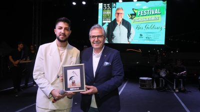 Bandırma Sahil Şenlikleri’nde Bandırma’nın renkli gösteri grupları ve yerli müzik